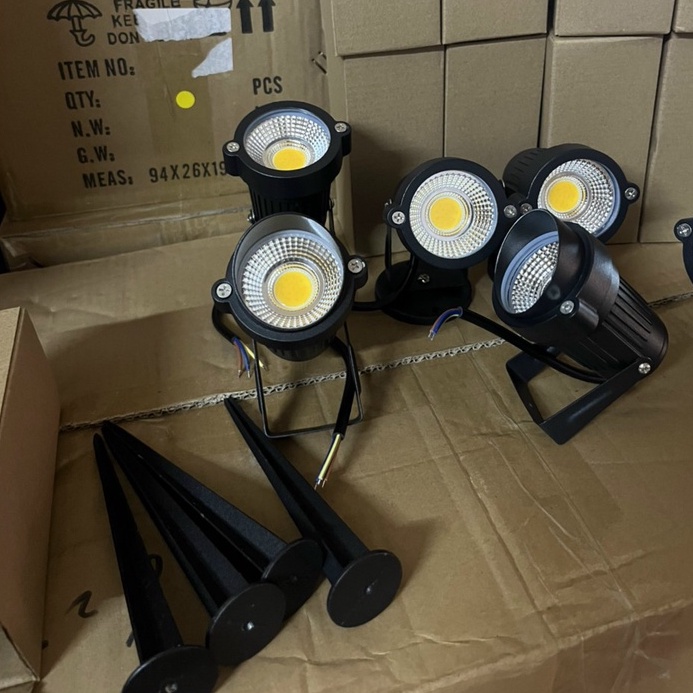 Đèn LED cắm đất, gắn tường chiếu điểm sân vườn, nhà ở, chống bụi, chống nước IP65