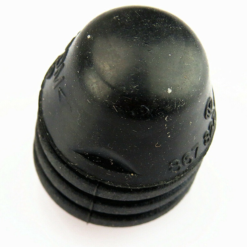 Bộ 2 Đệm Cao Su Đen Chặn Mui Xe Hơi Chuyên Dụng 867827500Vỏ Bọc Vô Lăng Xe Hơi Skoda Fabia