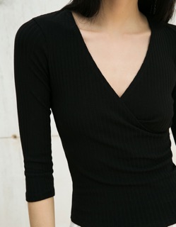 Áo cổ chéo BERSHKA AUTH SALE