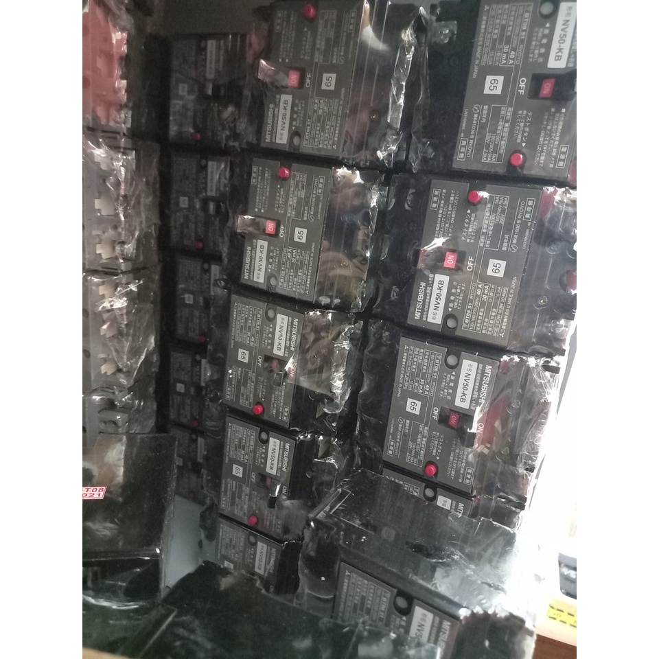 CB CHỐNG GIẬT 40A NHẬT BẢN LẮP 1 PHA 220V