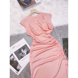 Váy lụa hồng tay hến