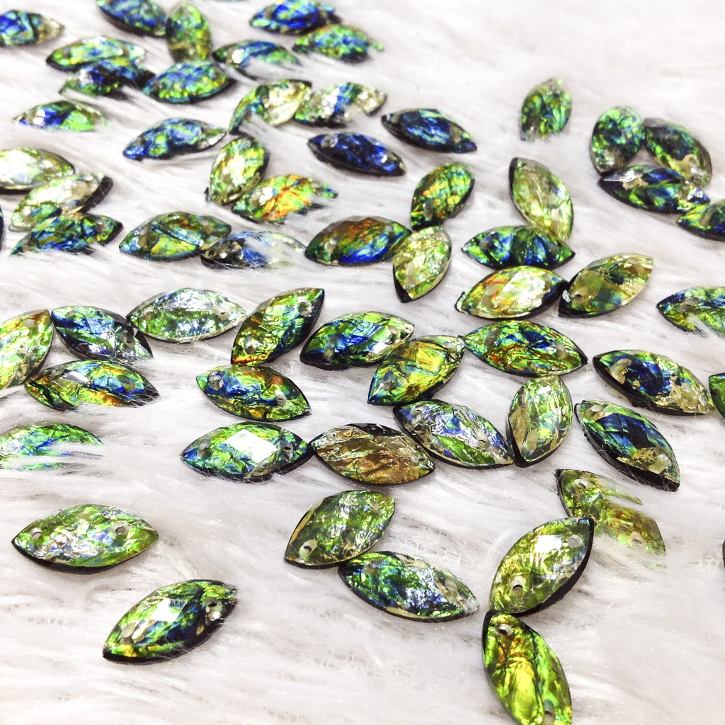 Hạt đá kết áo 3d acrylic hình lá cao cấp size 1.5cm đính ao dài váy đầm sang trọng