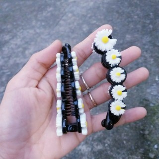Kẹp tóc dáng dọc đính hoa cúc 8cm (Ảnh thật)