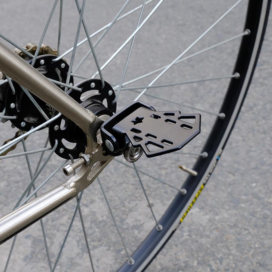 Giá để chân, gác chân cho xe đạp - đa năng có thể gập lại