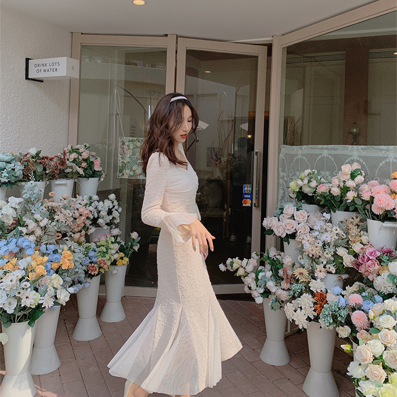 2022 autumn and winter new French retro sexy fashion V-neck long-sleeved women's dress