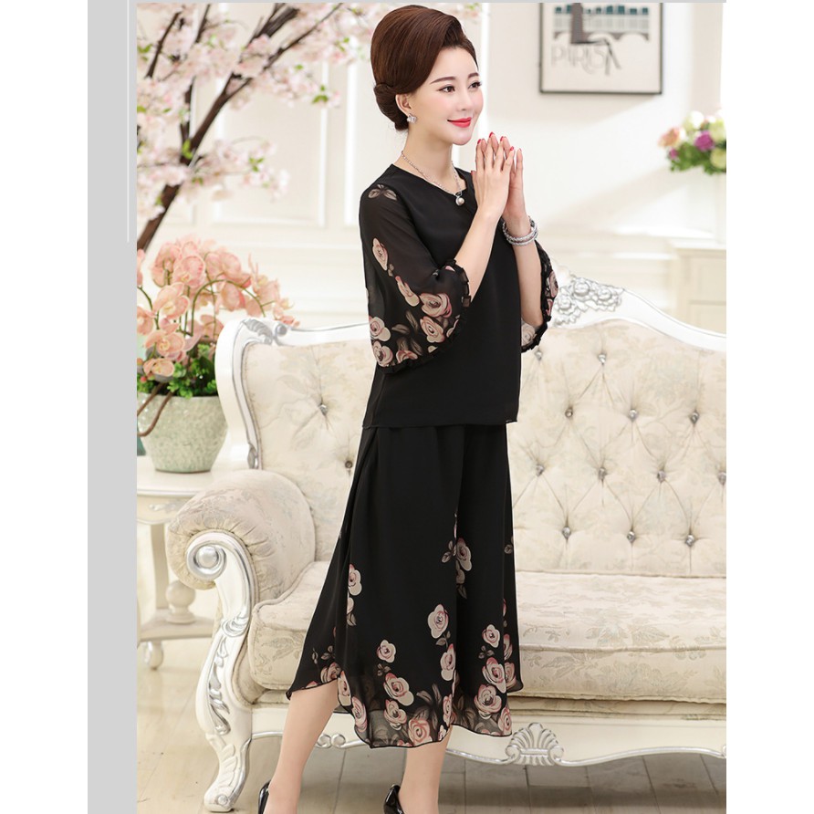 Bộ quần áo voan ống rộng cho mẹ trung niên mặc hè