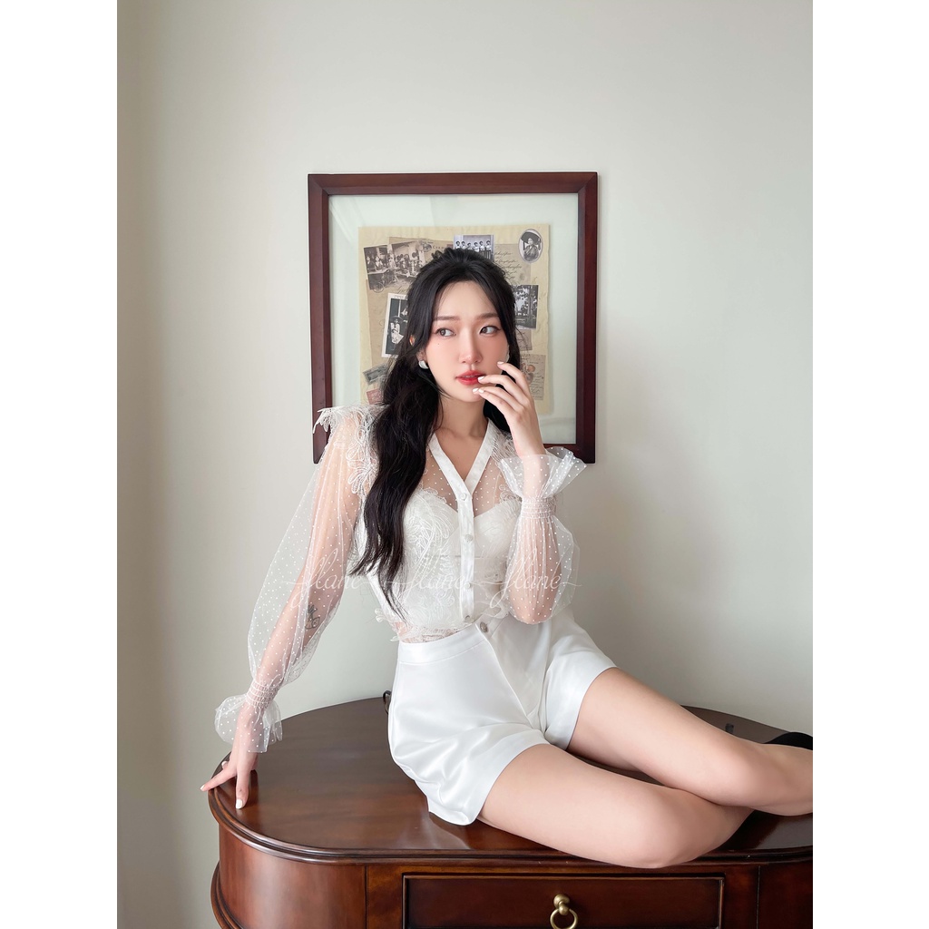 Áo sơ mi lưới trắng phủ ren - Áo Bra - Quần sooc tapta trắng - Tách riêng từng món