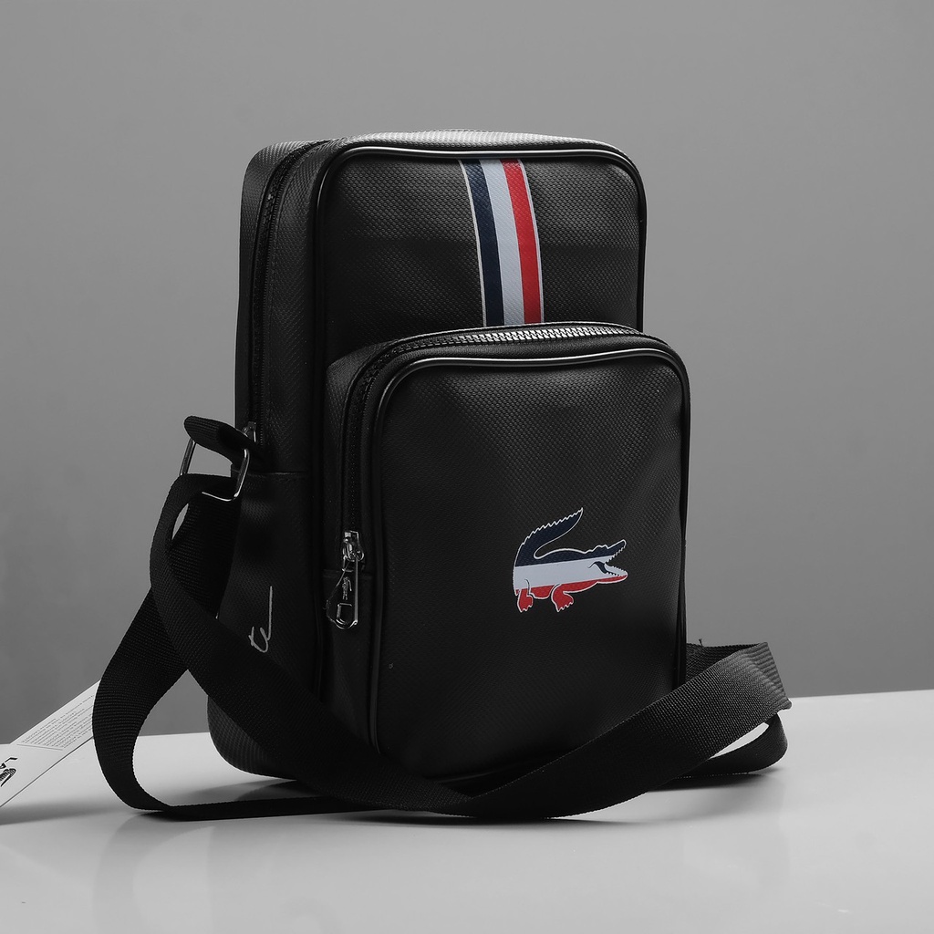 TÚI CHÉO NAM LA COSTE CÓ HỘP LACOSTE ,Size 26cm x 20cm x 9cm • Chất liệu da si chống nước 100%