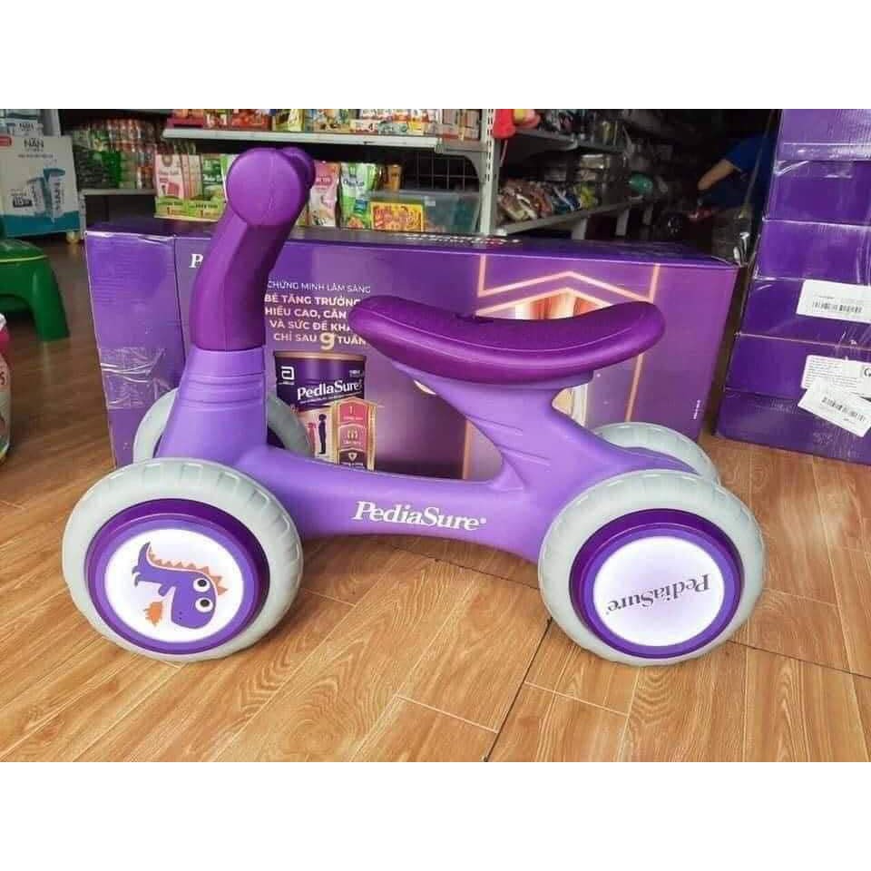 Xe chồi chân cho bé