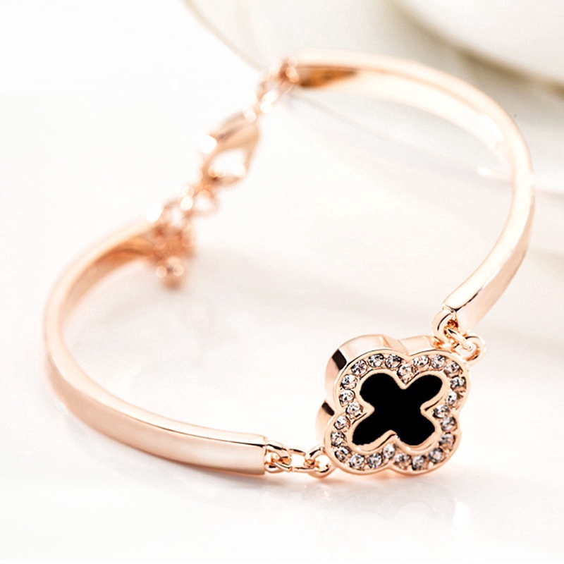 Vòng tay nữ mặt cỏ 4 lá lắc tay nữ đính đá pha lê lấp lanh xinh xắn phong cách hàn quốc | BigBuy360 - bigbuy360.vn