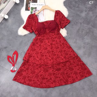 Đầm gấm tay phồng cổ v