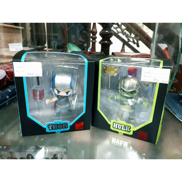 Mô hình Chibi Thor và Hulk trong Thor: Ragnarok