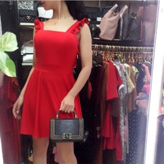 Váy thiết kế dáng xoè