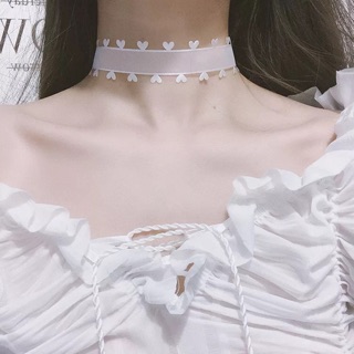 Choker vòng cổ trắng viền trái tim