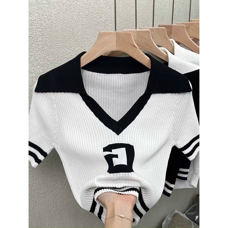 Aó Thun Len Croptop Nữ Cổ Bẻ áo chữ G