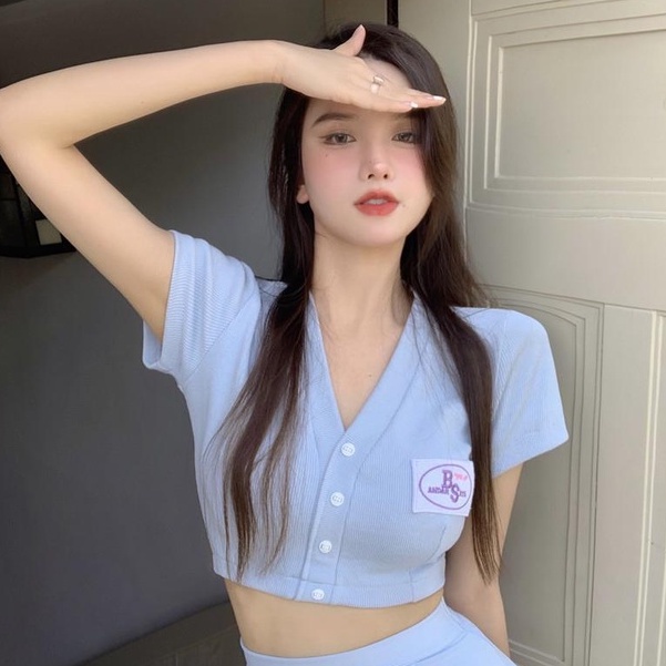 Áo croptop thêu logo- áo CARDIGAN croptop nữ chất thun tăm bozip KHUY CÀI về 4 màu trắng, đen, xanh, hồng, tím hàn quốc