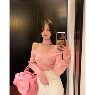 Áo len trễ vai cổ choker