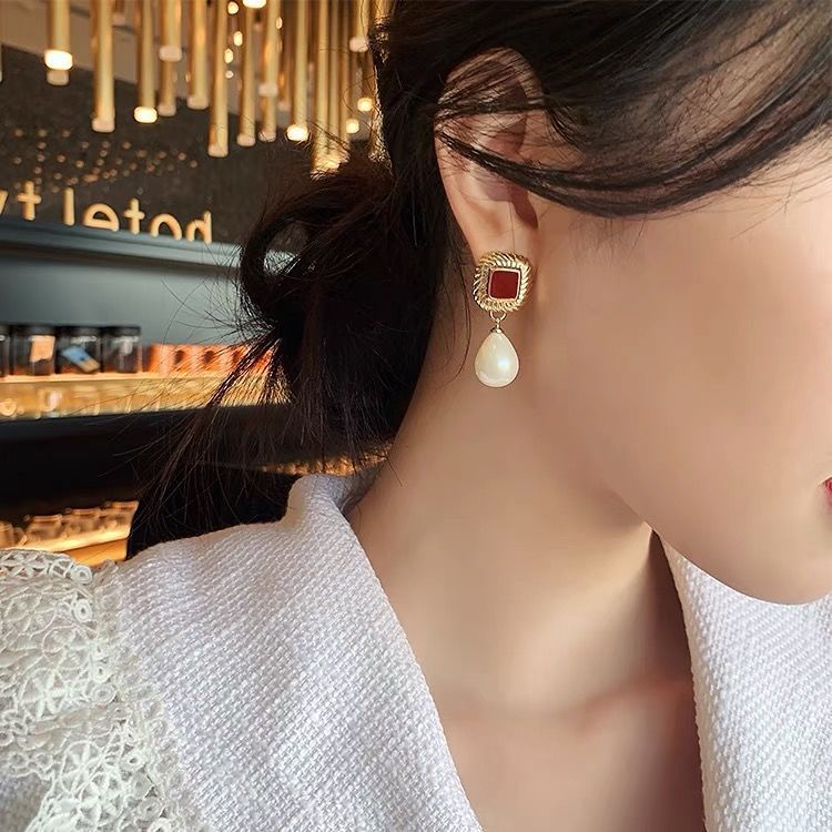 Khuyên Tai Phong Cách Hong Kong Mới Cao Cấp Cho Nữ