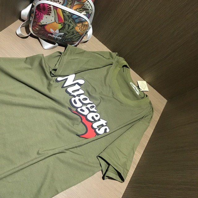 Áo thun in chữ Nuggets