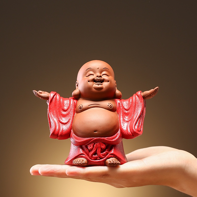 Tượng Di Lặc mẫu đứng dang tay bằng gốm tử sa