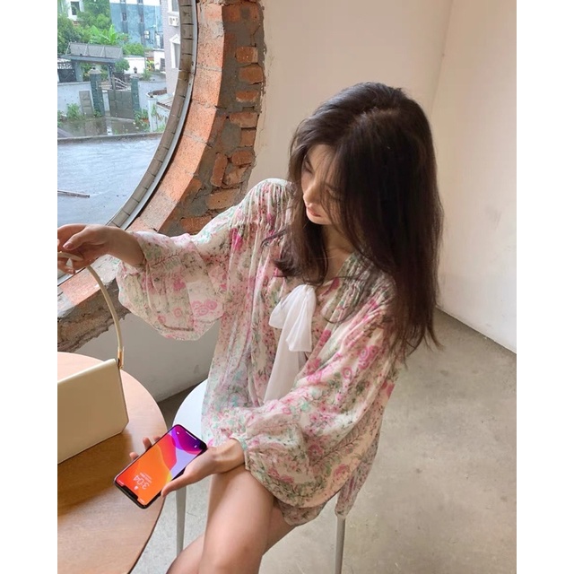 SET ÁO BBD HOA THẮT NƠ TRẮNG + QUẦN SHORT