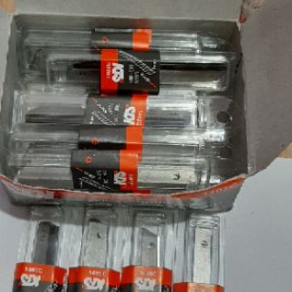 Lưỡi dao rọc giấy nhỏ.
