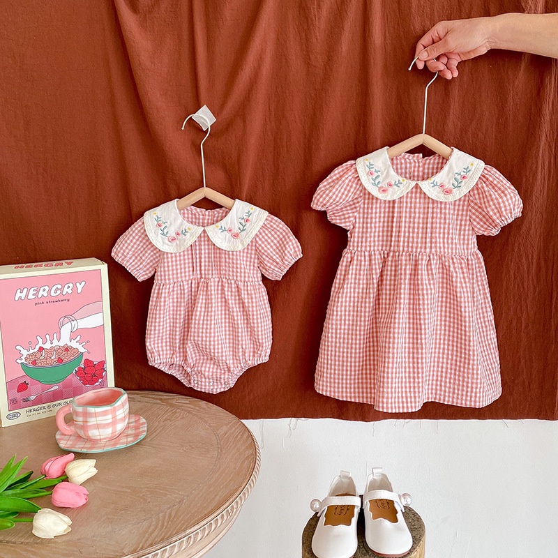 Body Suit Và Váy Caro Hồng Cổ Sen Thêu Hoa Xinh Xắn Cao Cấp Cho Bé Gái