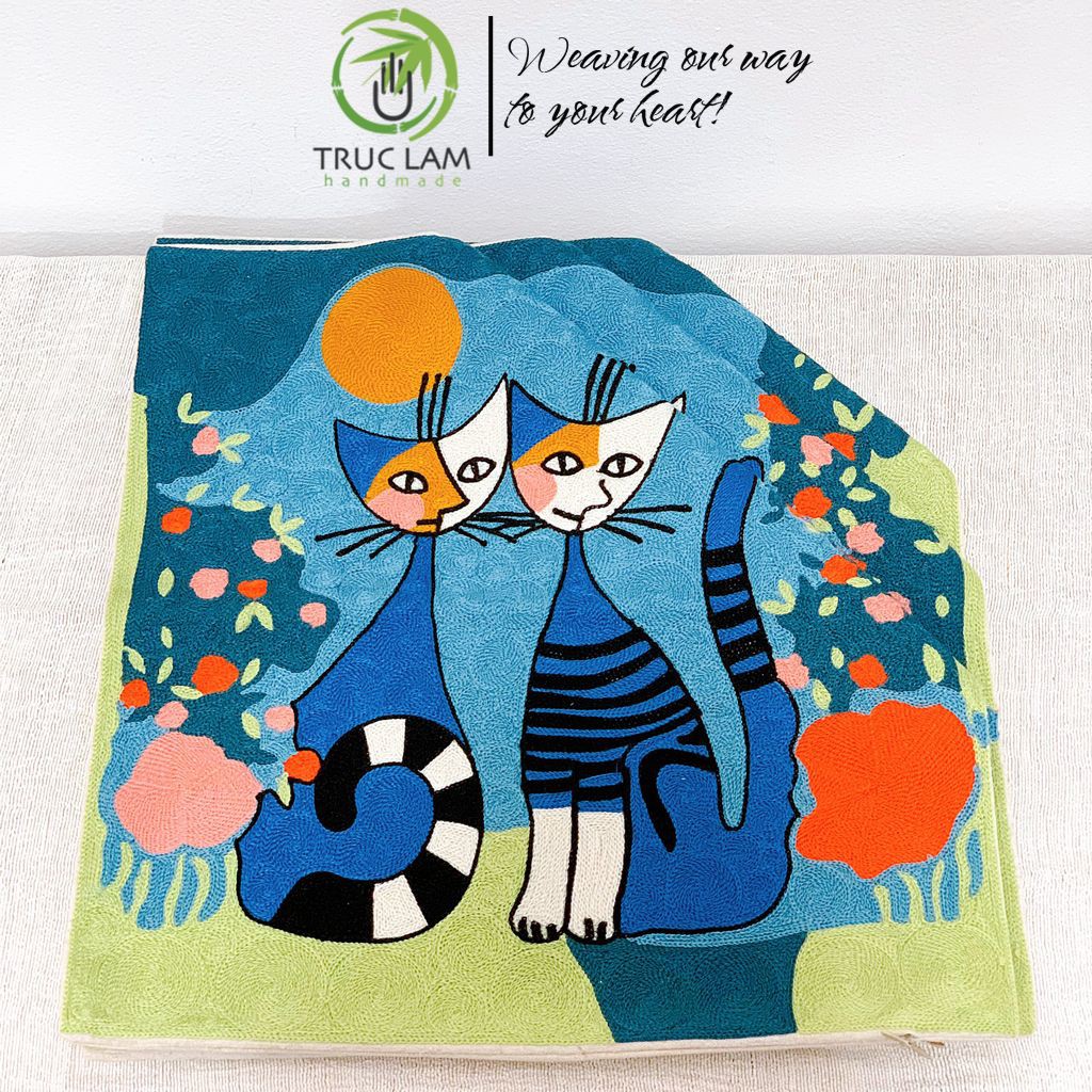 Gối/Vỏ Gối Vuông Tựa Lưng Sofa (45x45) Trang Trí Phòng Vải Linen Thêu Thủ Công Hình 2 Chú Mèo - Trúc Lâm Handmade