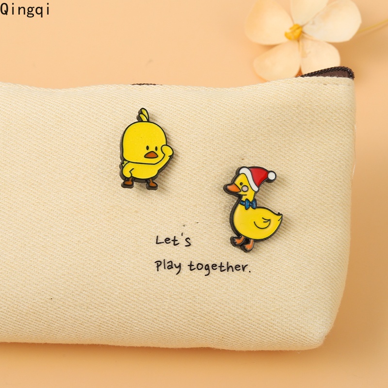 Ghim cài áo Miss Zoe hình vịt vàng dễ thương cho bé