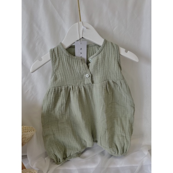 Bodysuit green muslin sát nách Nanci room