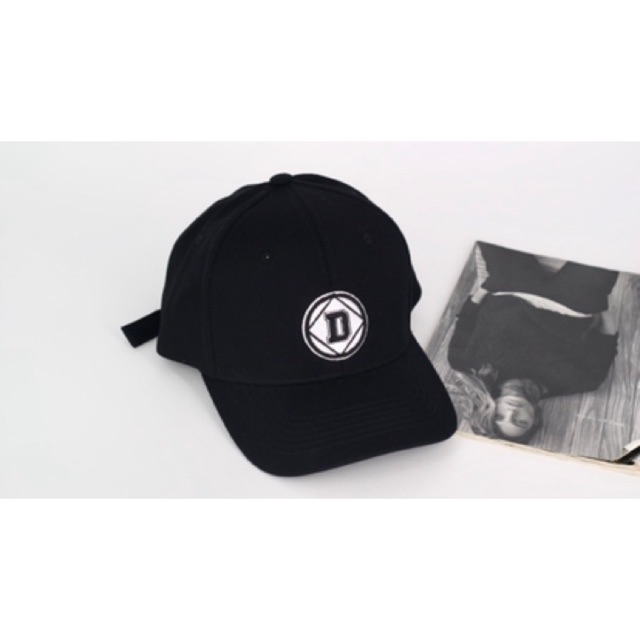 Nón kết logo chữ D