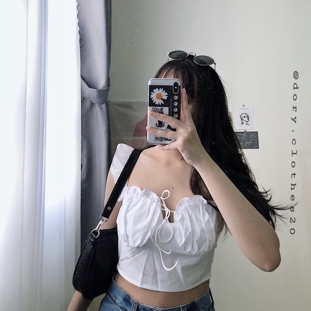 Áo croptop tay ngắn dễ phối với các jeans mặc vừa sexy vừa cá tính nữa 🥰