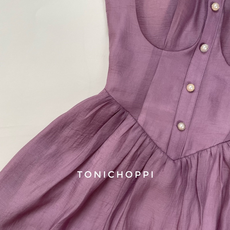 Đầm nhấn eo xoè tầng màu tím mauve tôn da - Toni Choppi