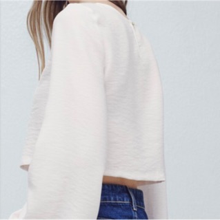 Croptop mango màu trắng auth new tag size s
