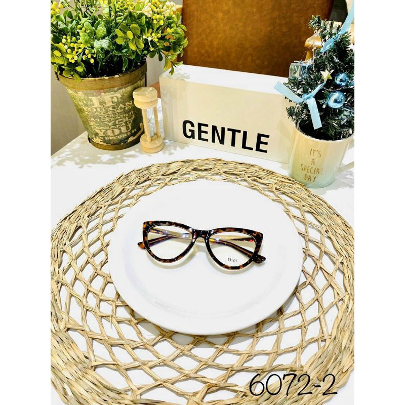 mắt kính thời trang nữ kiểu dáng sang trọng, thay trong can được | BigBuy360 - bigbuy360.vn