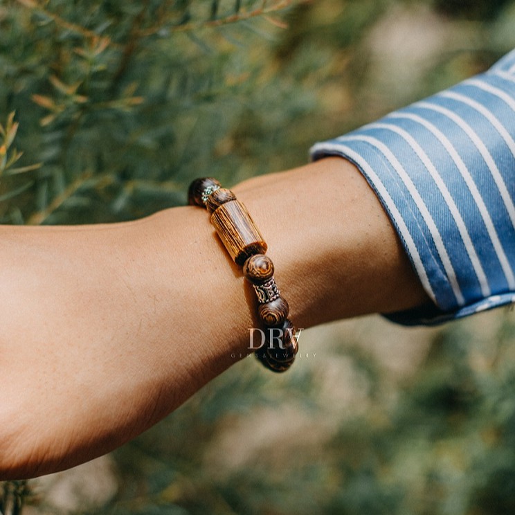 🌟 Thu Hút Thành Công 🌟 Vòng Trầm Sánh Chìm Mix Charm DRA123 🌟 | BigBuy360 - bigbuy360.vn