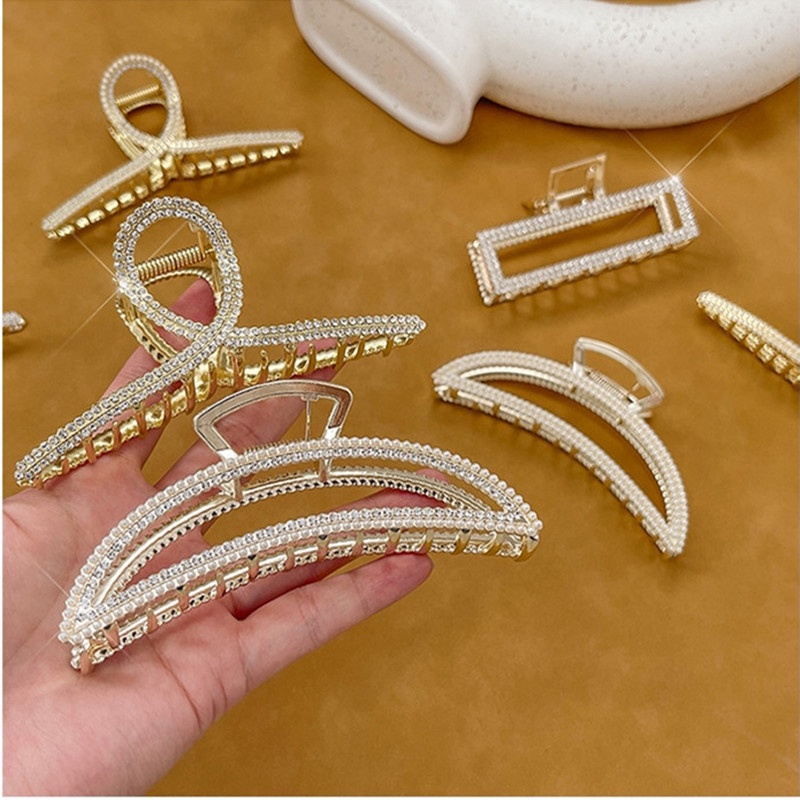 Kẹp Càng Cua Lớn Đính Ngọc Trai Sang Trọng Cho Nữ