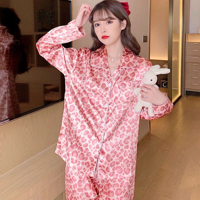 Bộ Đồ Ngủ Vải Lụa Satin Tay Dài In Họa Tiết Da Báo Dành Cho Nữ
