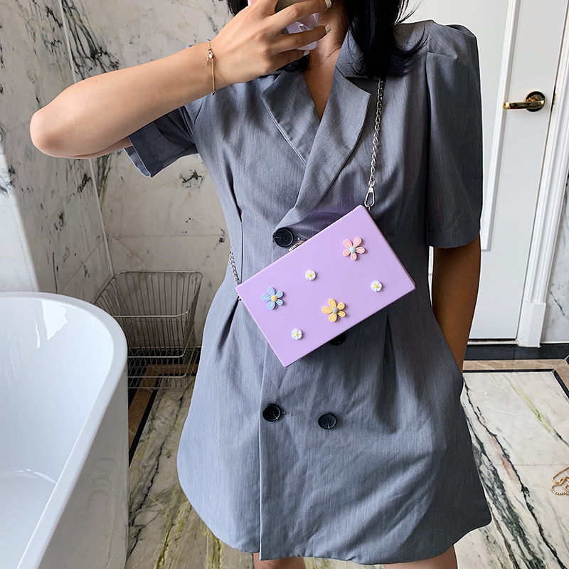 Túi đeo chéo vuông họa tiết hình hoa dễ thương