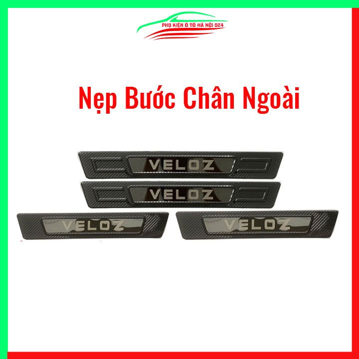 Ốp bậc cửa, nẹp bước chân Veloz 2022-2023 vân cacbon chống trầy bảo vệ trang trí xe