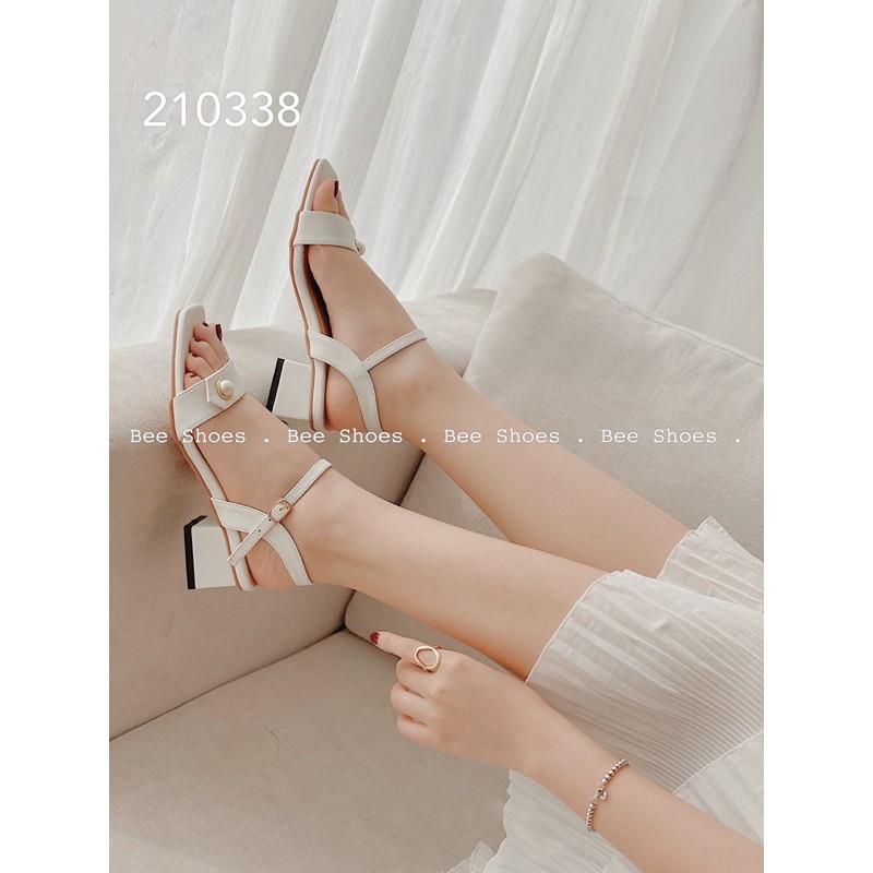BEESHOES - SANDAL NỮ MŨI VUÔNG QUAI NGANG - SANDAL NỮ MŨI VUÔNG GÓT VUÔNG CAO 5 PHÂN SẴN MÀU TRẮNG - KEM 210338