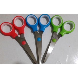 1 cái kéo thủ công hàng đẹp
