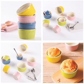 Chén sứ nhỏ đựng bánh tráng miệng