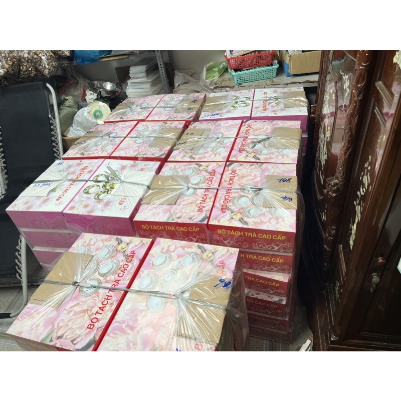 BỘ ẤM TÁCH TRÀ HOẠ TIẾT CỔ ĐIỂN 1bình 6ly kèm 6dĩa