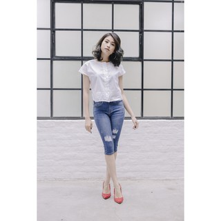 Quần lửng ngố ôm, rách nhẹ