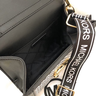 Túi Michael Kors dây bảng lớn