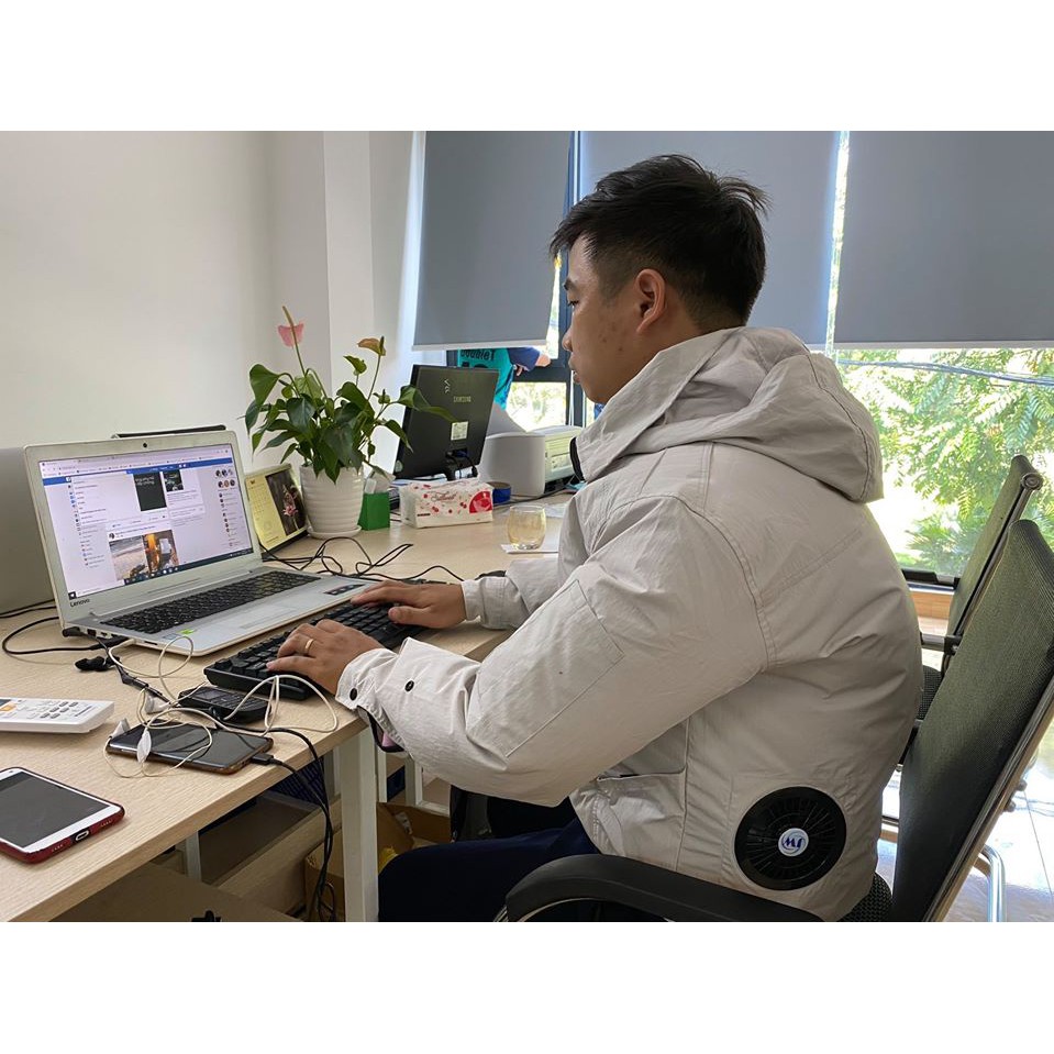 Áo điều hòa làm mát Nhật Bản chống nắng nóng hàng cao cấp có mũ, pin, sạc phụ kiện | BigBuy360 - bigbuy360.vn