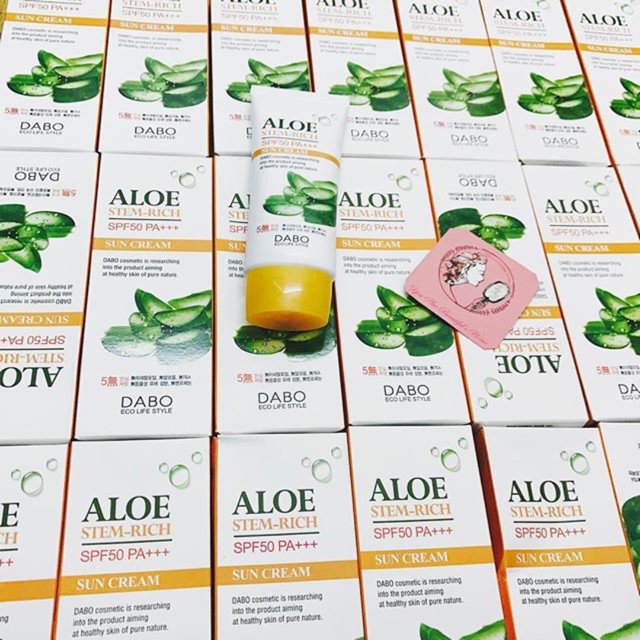 Kem chống nắng dưỡng da Lô Hội Dabo Aloe Stem Rich 70ml