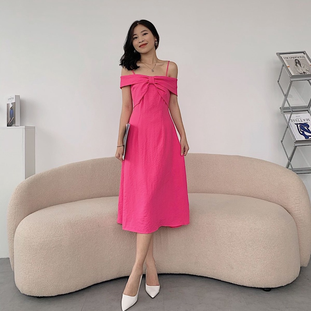 Đầm bẹt vai 2 dây xốp hồng cánh sen Callene