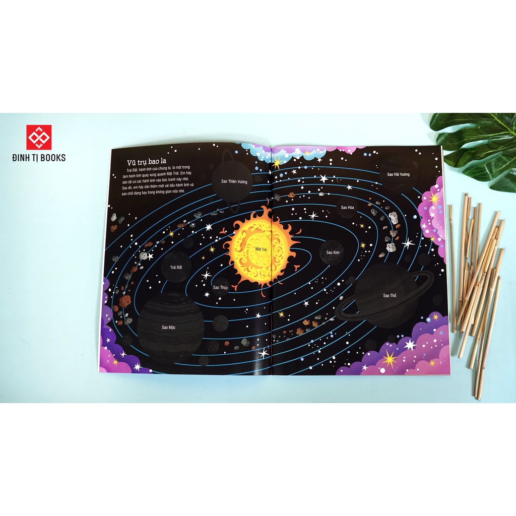 Sách-First sticker book - Sách dán hình đầu đời cho bé - Vũ trụ